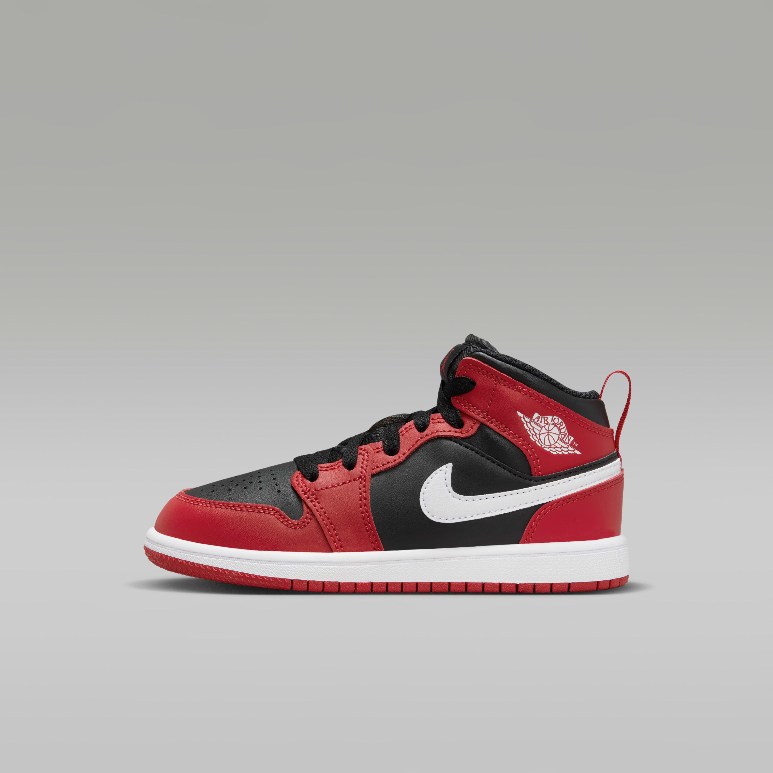 Red nikes kids clearance